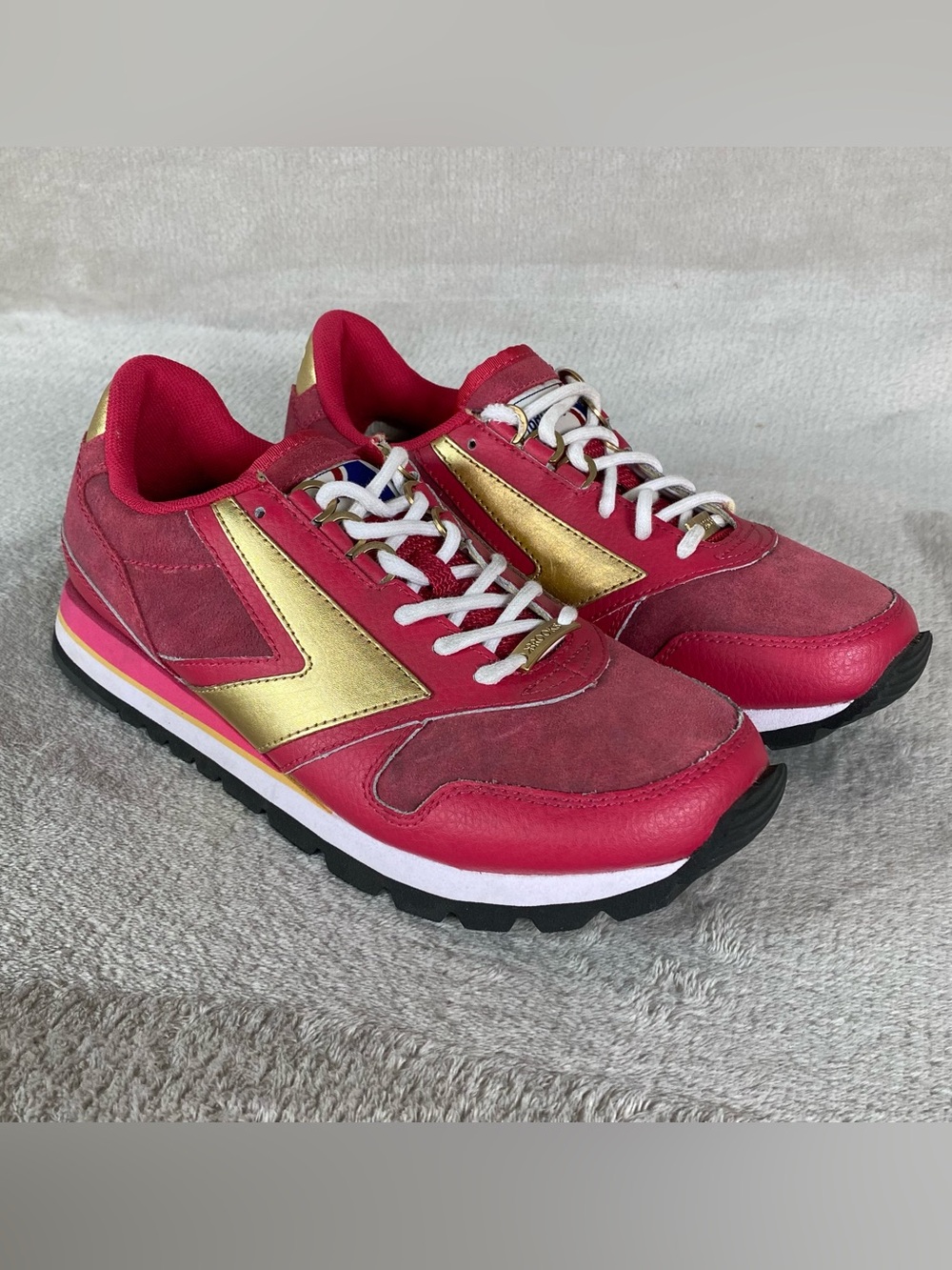 Brooks Vintage 1201711B698 Womens Sneakers Size 9 Red Gold Running Shoes NEW - Picture 1 of 12